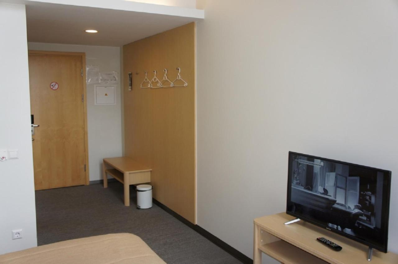 Zaliasis Slenis - Self Check-In Hotel - Free Parking Aukstkiemiai ภายนอก รูปภาพ