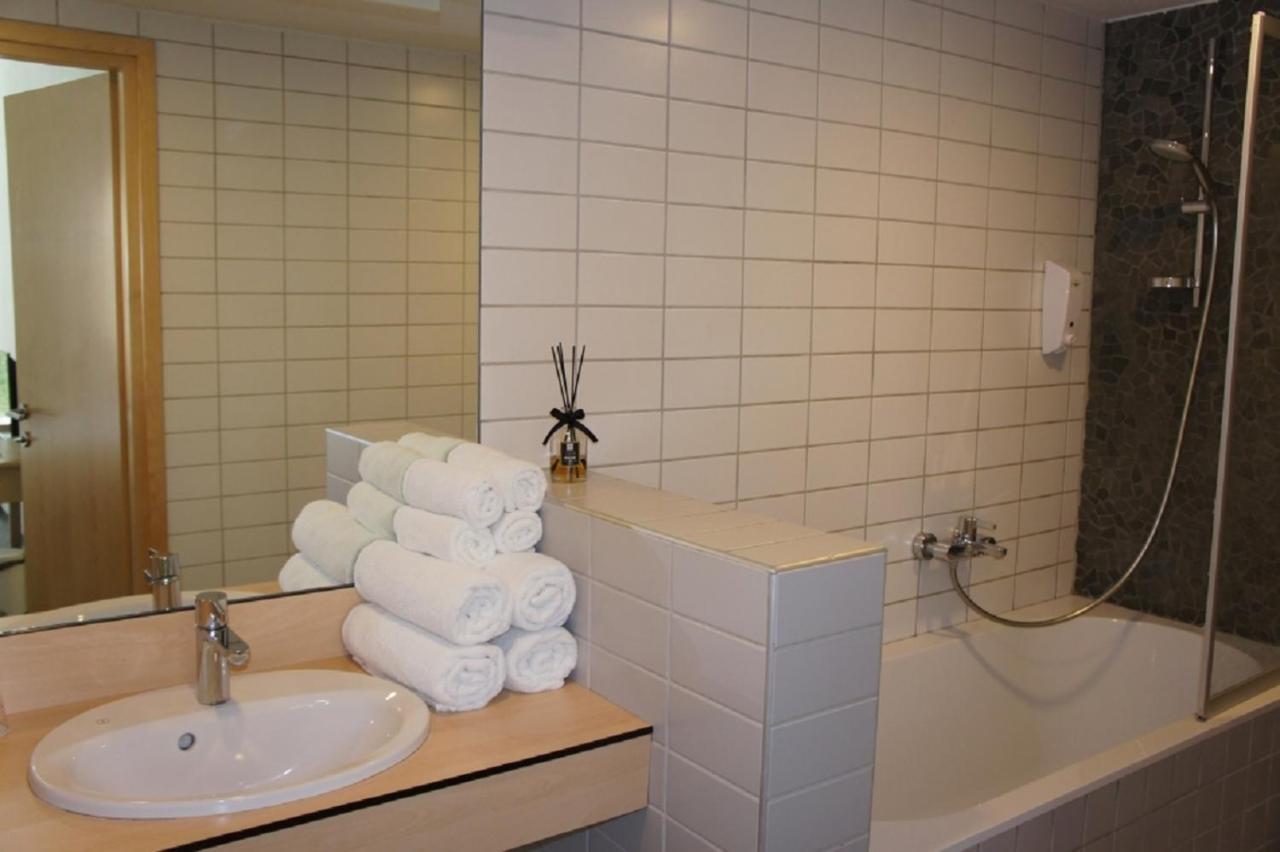 Zaliasis Slenis - Self Check-In Hotel - Free Parking Aukstkiemiai ภายนอก รูปภาพ